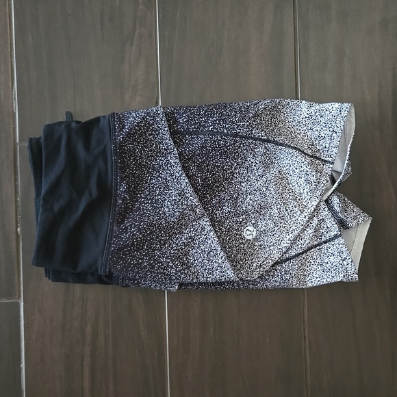 Lululemon Speed Up Shorts Sz 12 - Picture 5 of 6